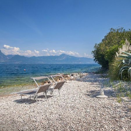 Leonardo Walsh Apartment With Lake View Torri Del Benaco Exterior photo